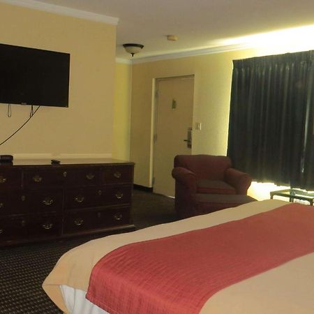 Travelodge By Wyndham Stratton ภายนอก รูปภาพ
