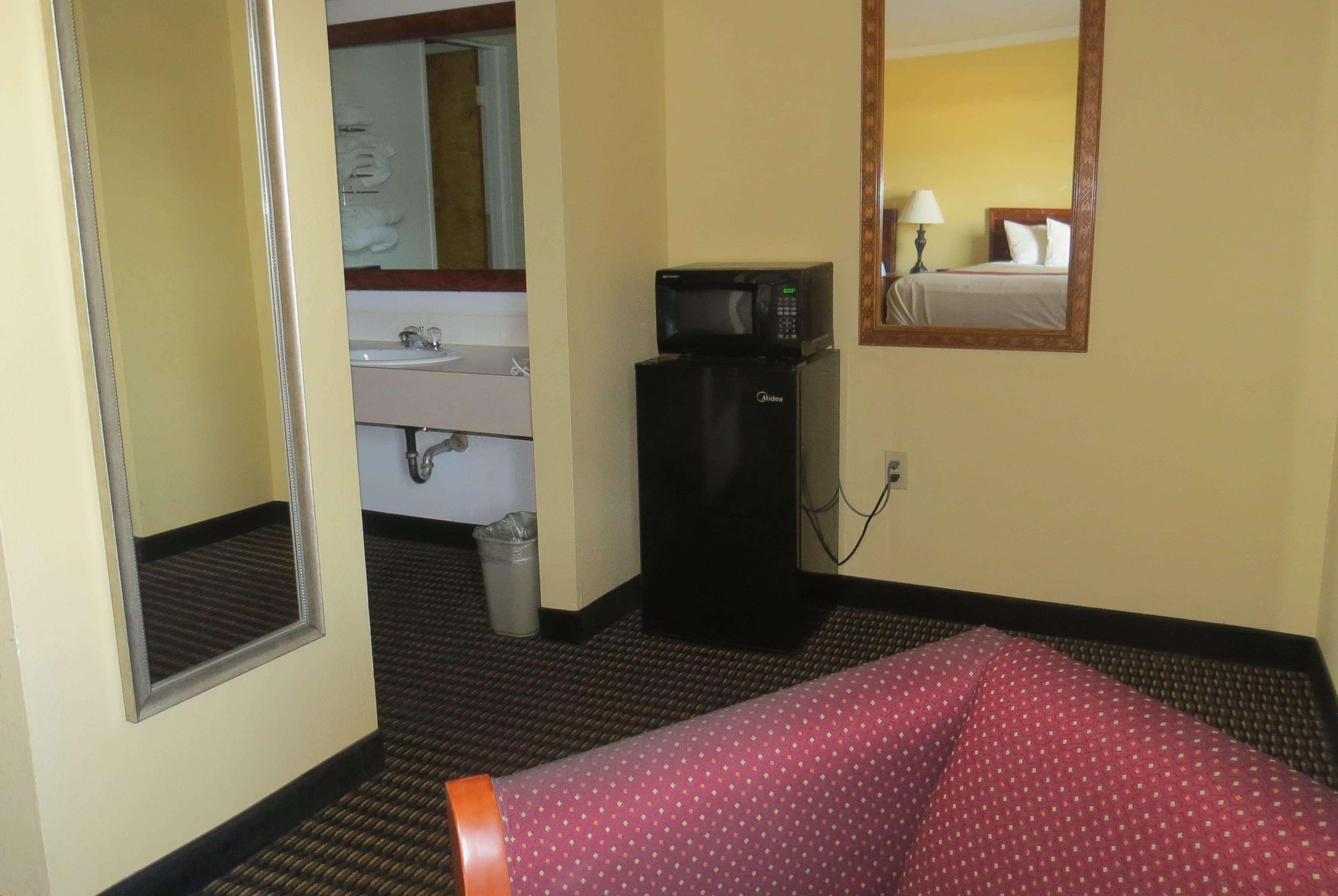 Travelodge By Wyndham Stratton ภายนอก รูปภาพ