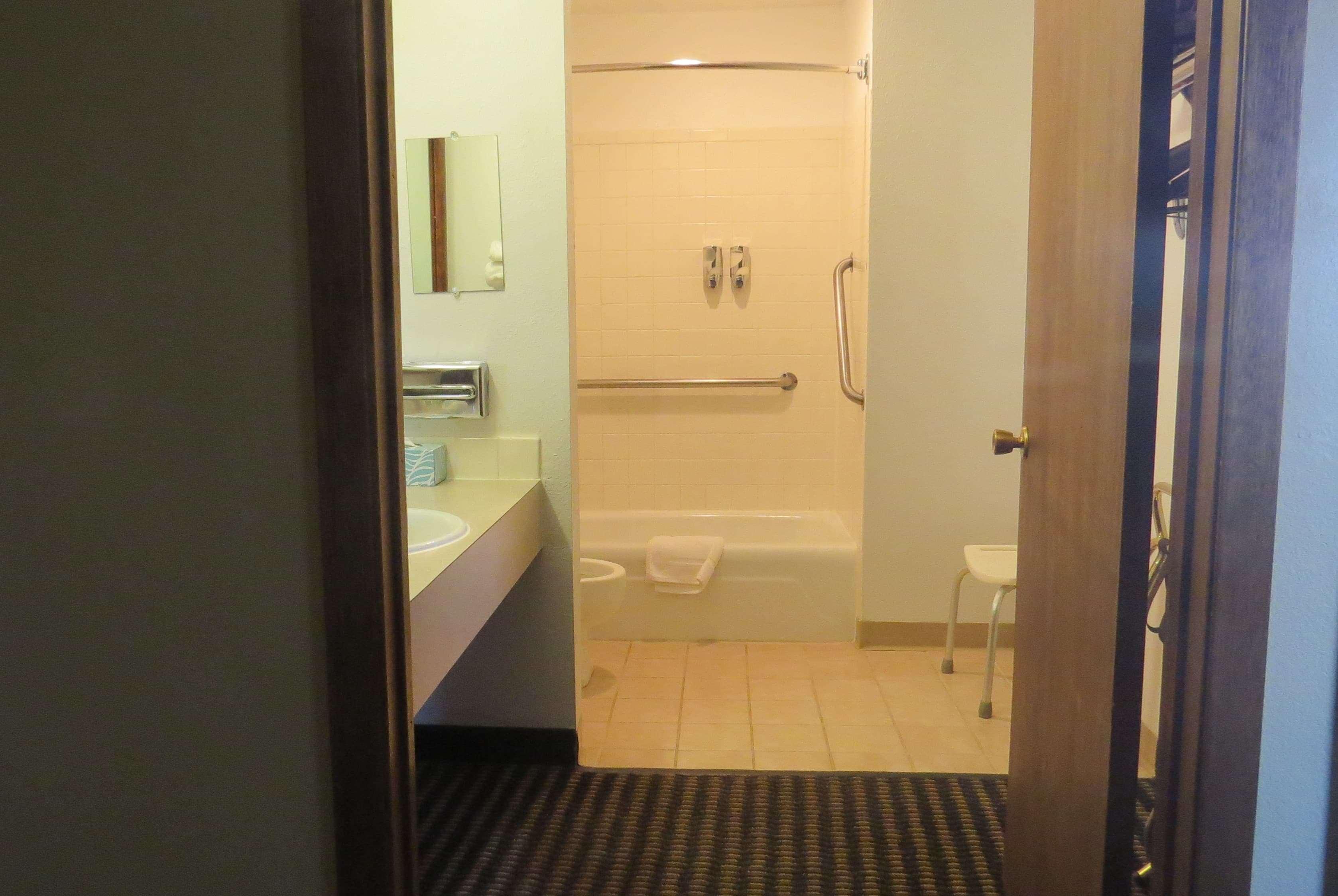 Travelodge By Wyndham Stratton ภายนอก รูปภาพ