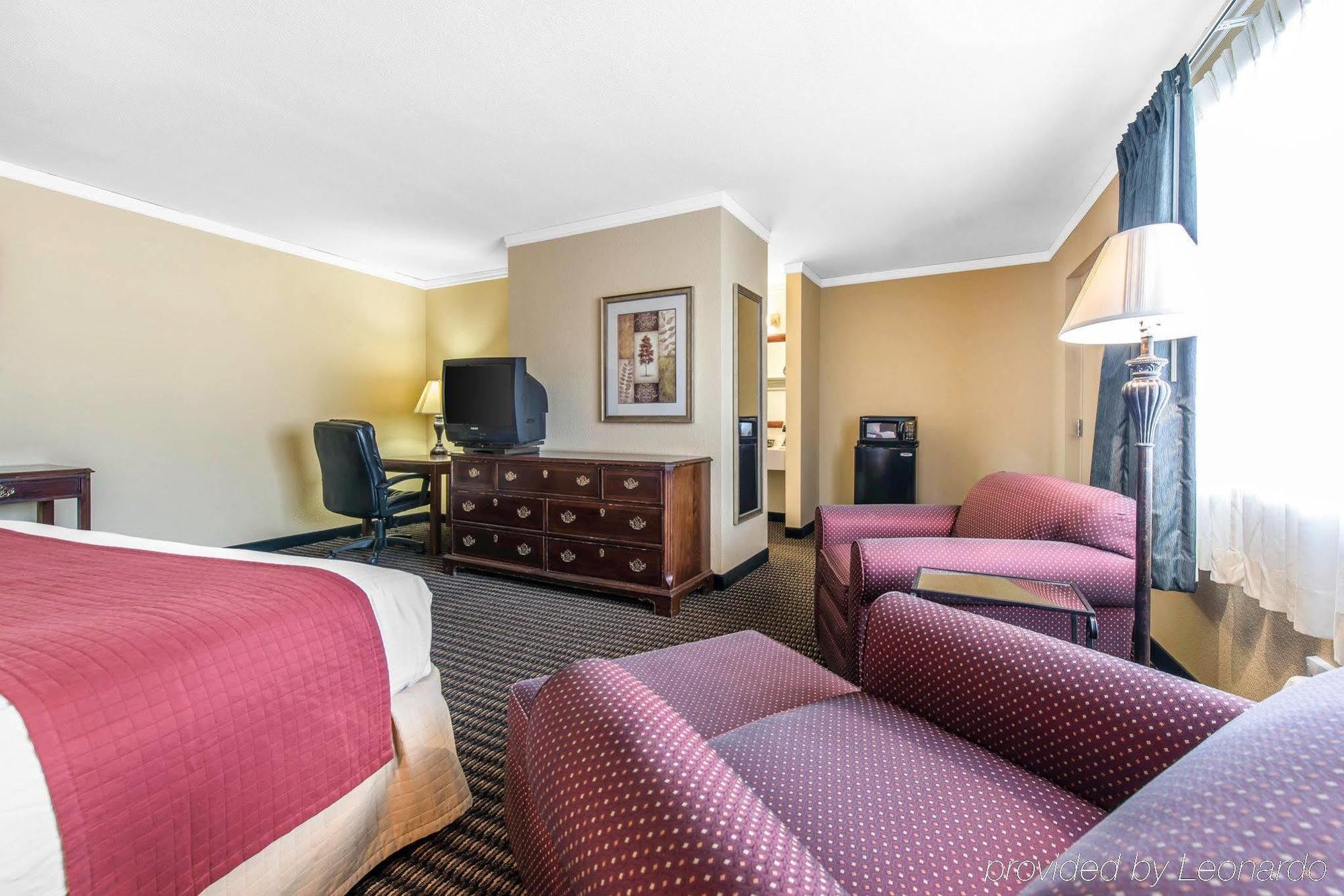Travelodge By Wyndham Stratton ภายนอก รูปภาพ